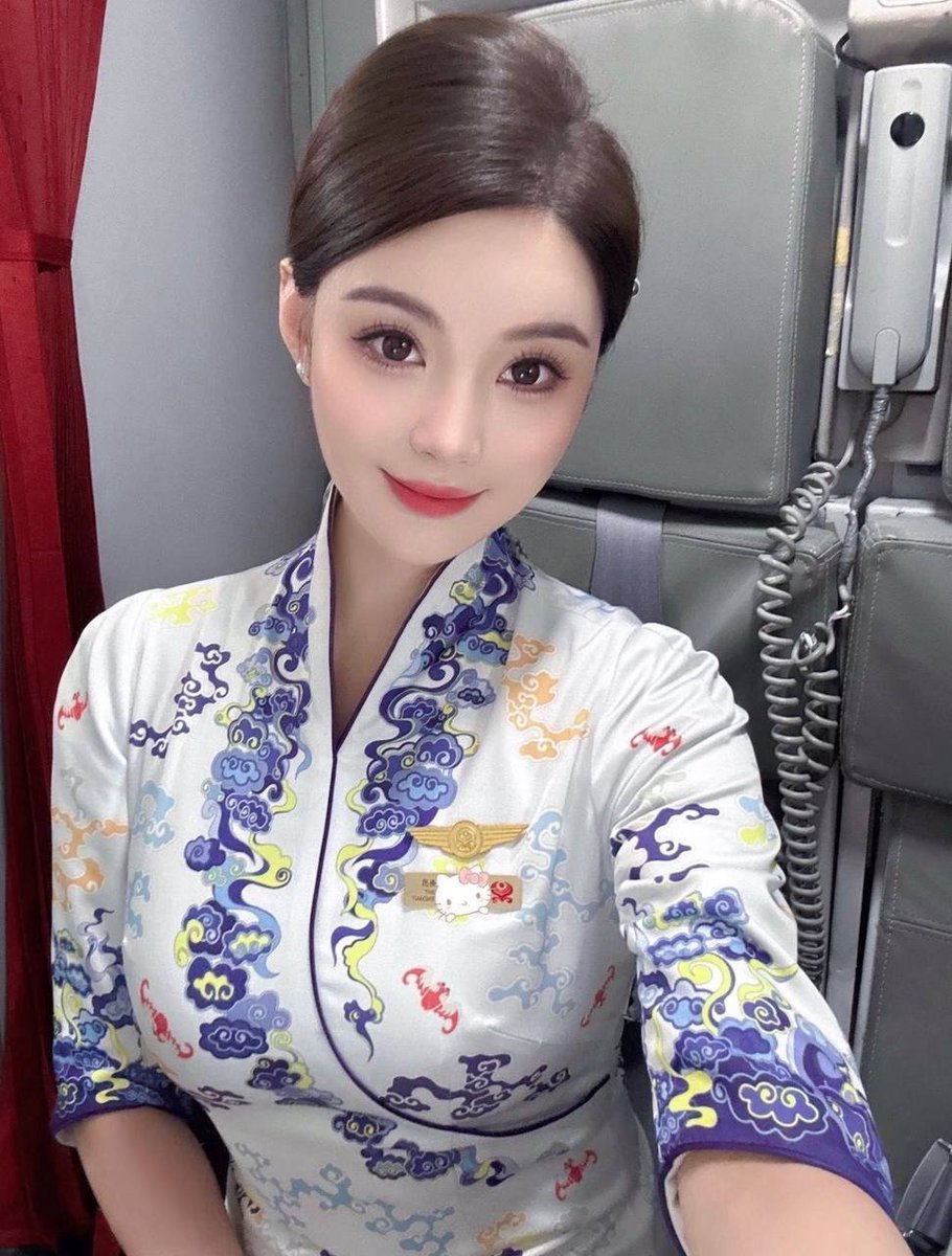 _mamaBEE's tweet photo. 新海航空姐试水 X 吐槽解压，分享工作生活的反差日常。

第一次在X上发照片，欢迎同龄同频人来认识交流 https://t.co/3qZRig9aW3