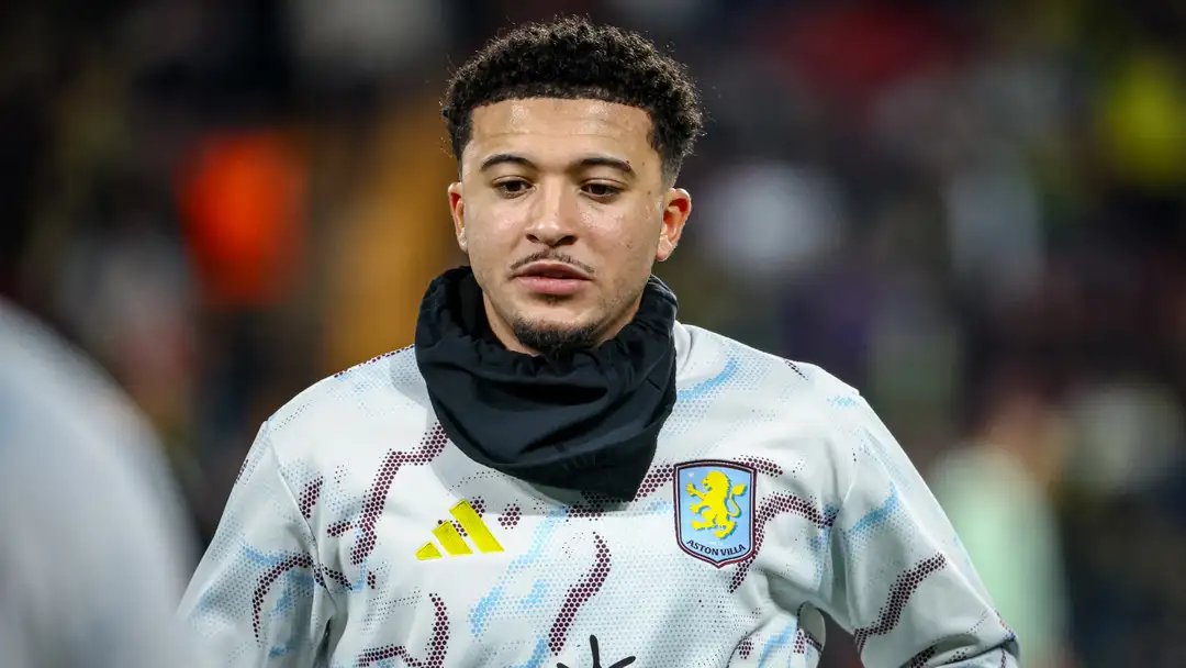 BVBdaMassa09's tweet photo. 📰SPORTBILD: Há rumores que o Borussia Dortmund considera a contratação de Jadon Sancho, na qual tem o apoio do presidente Watzke. Porém, o diretor esportivo Ole Book vetou a ideia e declarou que o retorno do ponta não seria sensato.

📸AFP https://t.co/aGOkPwSm1R