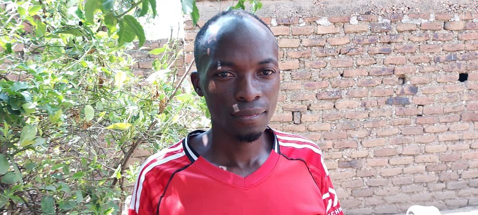 1005kgr's tweet photo. Photos!The Patriotic League of Uganda (PLU) Coordinator for Nyakiyumbu Sub-county in Kasese District, Mr Kato Zunguka, has donated free Pre-Primary Leaving Examinations (Pre-PLE) to Primary Seven candidates at Kayanja Primary School in Nyakiyumbu Sub-county.
#kgrupdates https://t.co/wv5EXLn3oa