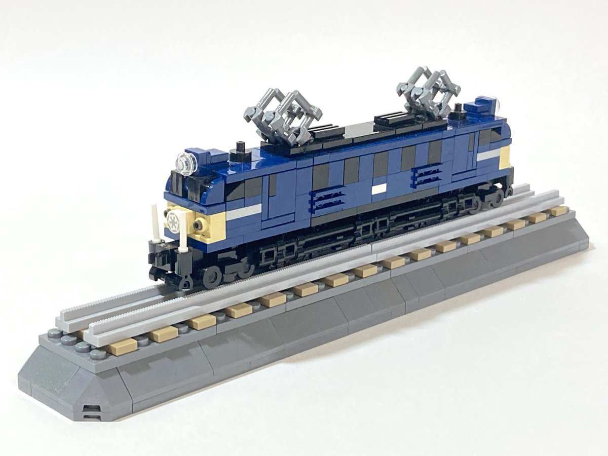 mizuki_Brick's tweet photo. レゴマイクロトレインシリーズ
EF58形電気機関車

最新のパーツ解釈でリメイク。
ついに台車を実装できた…！ https://t.co/oZyFOYCOxY