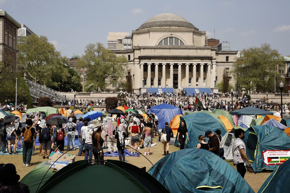 RealClearEd's tweet photo. Colleges Revisit Protest Policies dlvr.​it/TVjPQJ https://t.co/oRfhJKcNMs
