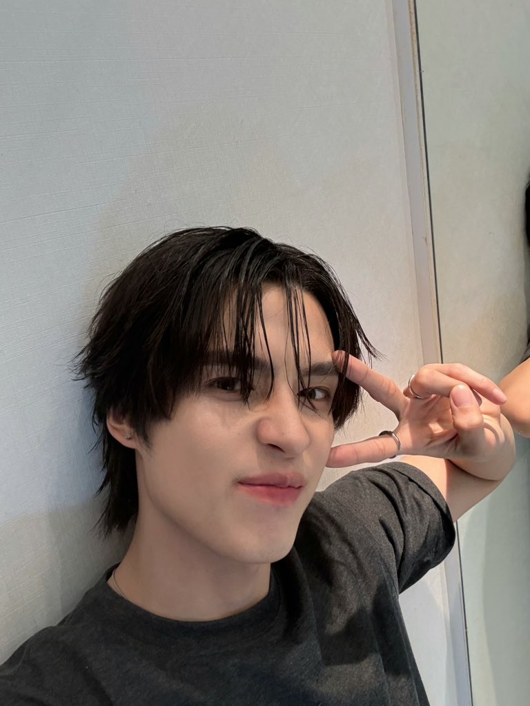 HengmarkII's tweet photo. ขอบคุณที่มาเจอะมาเจอกันน้า คิดถึมพวกแกร ไว้เจอกันอีกนะ เดินทางกลับโดยสวัสดิภาพนะค้าบ🥺

GOLDENZEBRA X TEEHENG
#RobinsonSuperJeansWeekXTeeHeng https://t.co/7Sdny9PivH