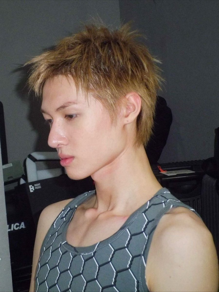 mrtinkitty's tweet photo. martins insane side profile https://t.co/fbw6A9Ckpq