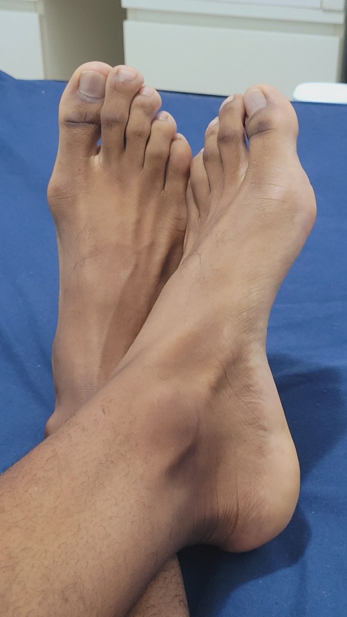 FcampfeetXXX's tweet photo. Who's gonna service them while I chill? 👣😏
#malefeet #gayfeet #feetmale #gay https://t.co/dkcIIA0CZh