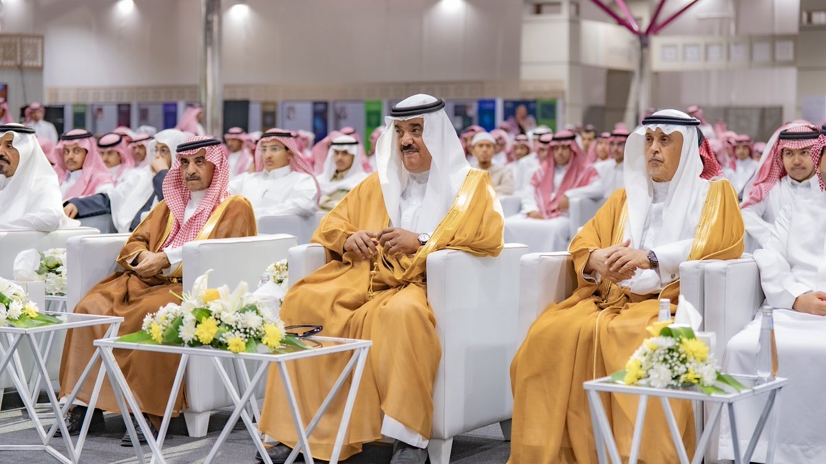 KACCCsa's tweet photo. تحت رعاية صاحب السمو الملكي الأمير خالد الفيصل، مستشار خادم الحرمين الشريفين أمير منطقة مكة المكرمة، وبالتعاون مع جامعة أم القرى، نظّم المركز ملتقى جسور التواصل بعنوان (الحج والعمرة نموذجًا للتعايش والتواصل الحضاري)، بحضور سعادة رئيس الجامعة د. معدي آل مذهب وعدد من المسؤولين والمختصين.