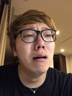 sun_light_arrow's tweet photo. HIKAKIN「メカキンは…兄が亡くなった　　　　　　　　　
ときに作ったもので....😢」

メカキン「タ...イツ....」

HIKAKIN「兄はタイツ好きな人でした...😢」

メカキン「ヤラレタ...コイツニ.....キヲツケロ」

HIKAKIN「兄はヤラレタ...コイツニ...キヲツケロ好きな人でした…😢」（無敵）（詰み） https://t.co/RKiHvBCkh2