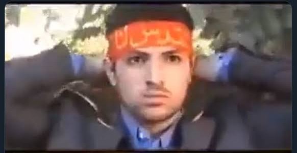 Jinaamini22's tweet photo. این آقا نفوذیه جانم! مأمور ج اسلامیه.
۱۹ دی‌ماه در اومد گفت که قربانیان قتل‌عام شده در اعتراضات دی‌ماه، به سمت نیروی انتظامی شلیک کرده بودن. (تأیید پروپاگاندای تروریست بودن معترضان)

الان هم داره با ادعای داشتن تیم و سرتیم در شهرها، پرونده دستگیرشدگان رو برای اعدام تکمیل میکنه. https://t.co/ftcxijb7wa