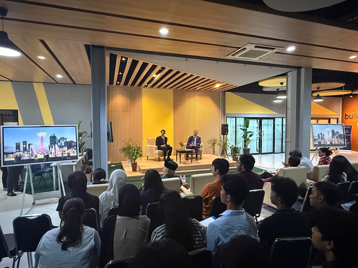 EmbKaz's tweet photo. Jakarta, September 30, 2026 – Ambassador of Kazakhstan to Indonesia Serzhan Abdykarimov delivered a lecture to the students and academic staff of President University on the topic: “Kazakhstan in a changing world: domestic reforms, foreign policy, and partnership with Indonesia.” https://t.co/eK2SggZkNr