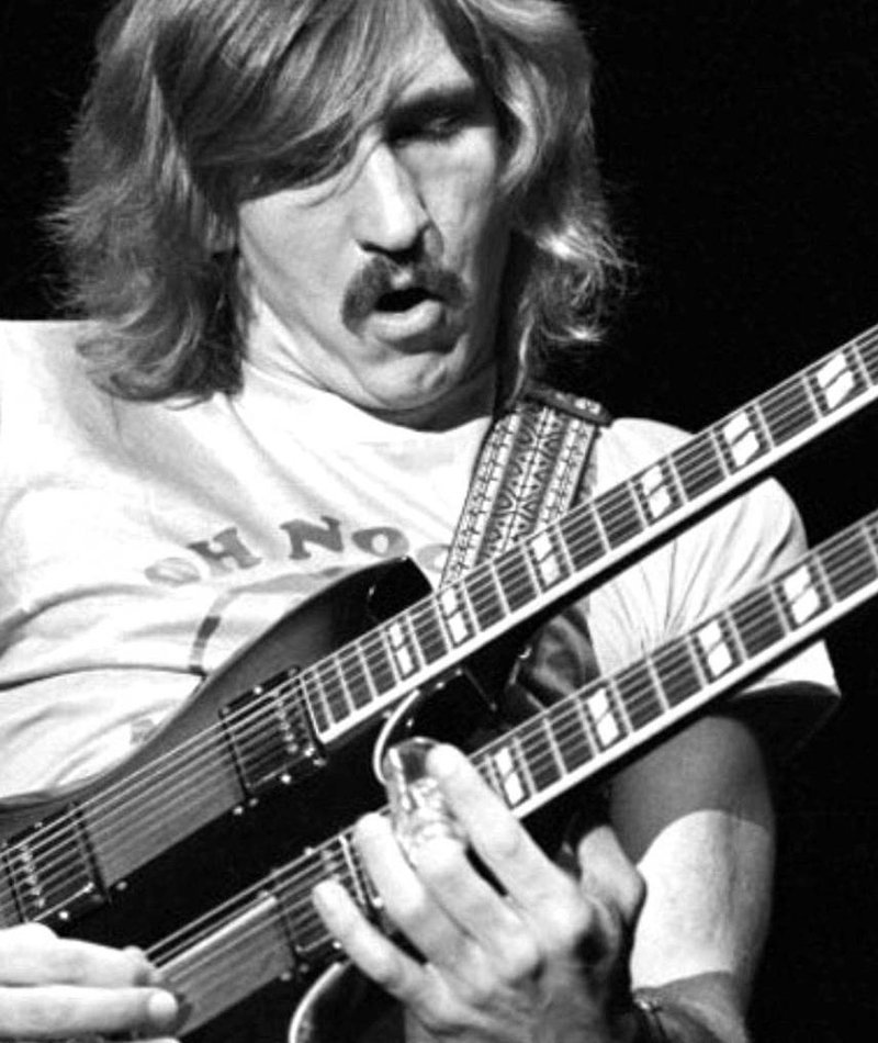 SukursalRock's tweet photo. Did you know that Joe Walsh joined to Eagles’ band on December 20th, 1975, replacing to Bernie Leadon and he debuted in the great song and album titled “Hotel California”? With both, the Californian formation was number one in albums chart and also list American singles. #RockON https://t.co/VNnF8no9DJ