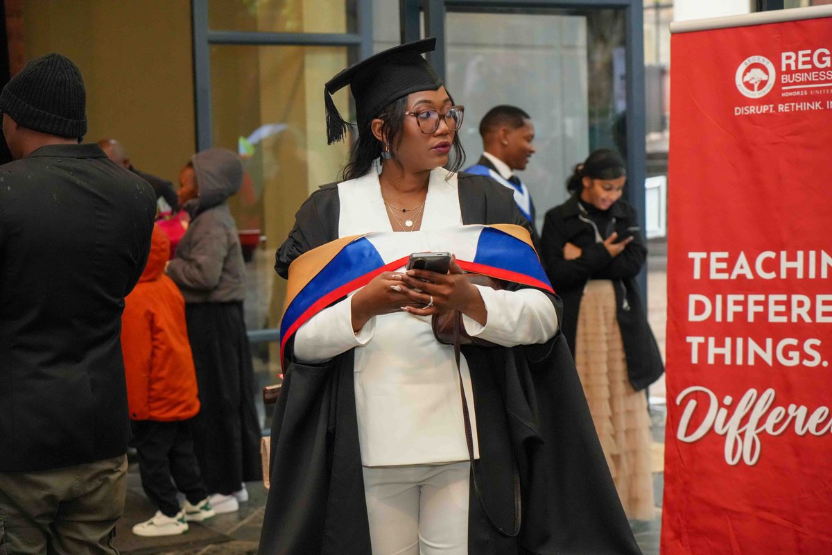 REGENT_BSchool's tweet photo. Cap on. Qualification secured. Celebration mode activated.
#TeachingDifferently #GraduationVibes #RegentBusinessSchool #RBSGrad2026 #TheREGENTDifference #CareerGoals https://t.co/MQtZ0sM52g
