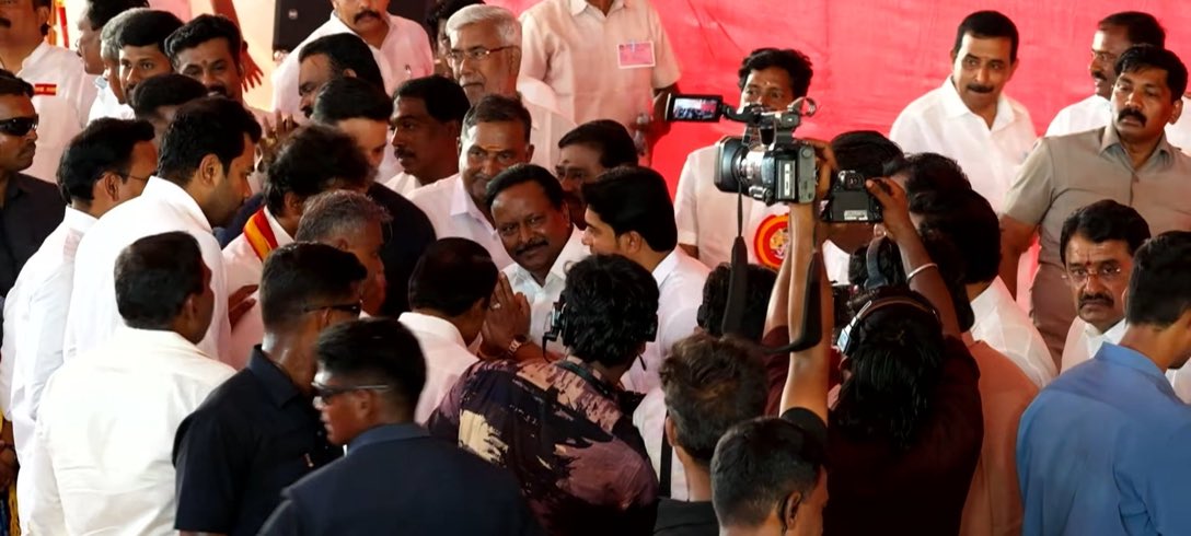 sureshsamyTVK's tweet photo. யொவ் குக்கர் symbol நீ என்னய பண்ற அங்க 😂🤣 https://t.co/Fqz34hZwsP
