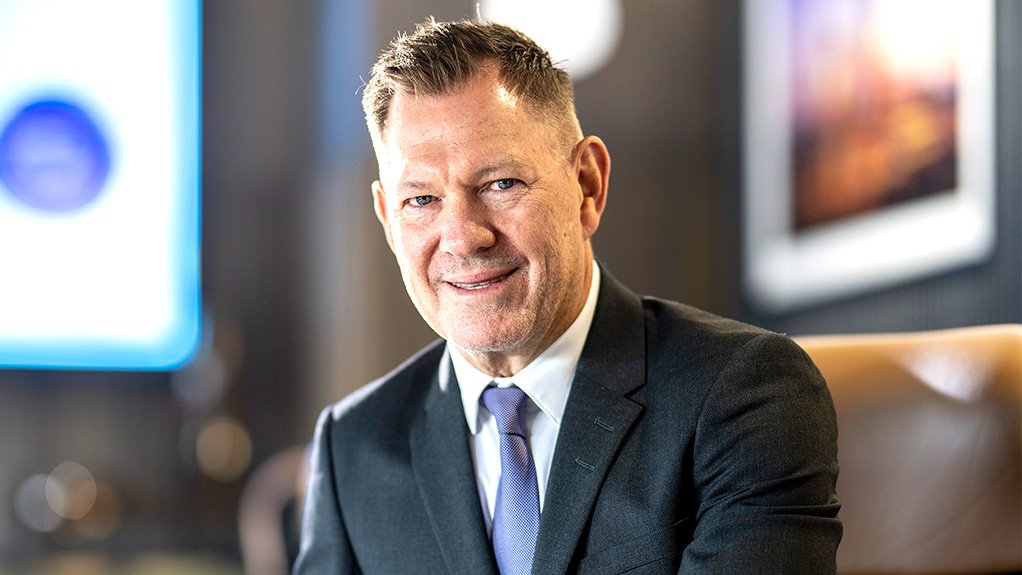 MiningWeeklyAUS's tweet photo. Gold Fields aims to woo Northern Star investors after miner's rebuff https://t.co/xEhKQSaVF2 https://t.co/76GNkp9XBf
