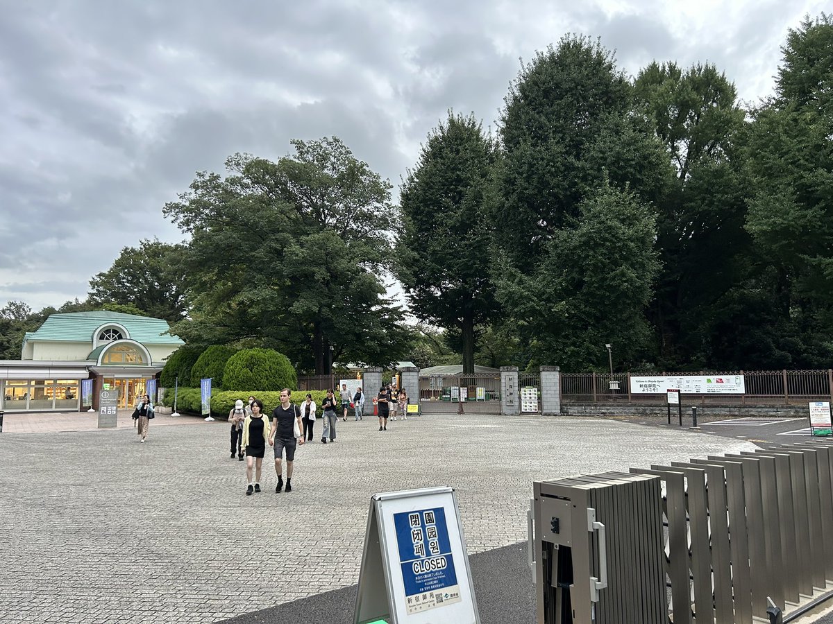 tohyamagrunge's tweet photo. 10月3日(土)
15時30分頃〜16時30分頃まで
新宿御苑 新宿門にて
単独ライブ公開トレーニングを行います

単独のために仕上げる姿、応援しに来てくれたら嬉しいです
一応この日は晴れの予報です
よろしくお願い致します

#グランジ単独2026

https://t.co/j3r4UAzuUP https://t.co/9w9l0byvLS