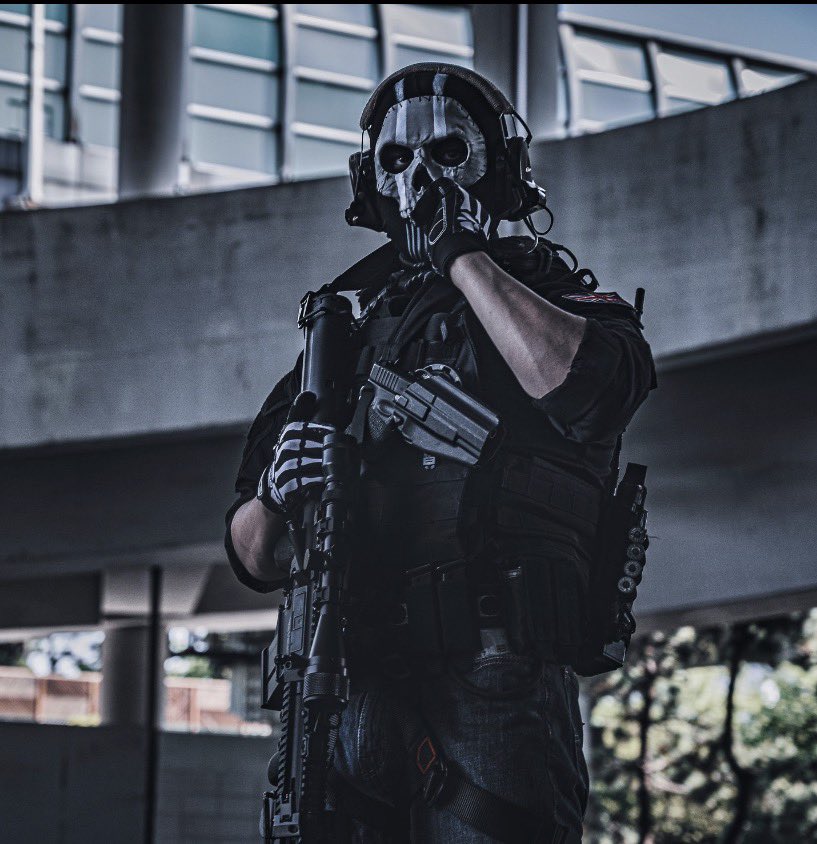 Silence0089's tweet photo. Cosplay                                   character https://t.co/owAWpfyWq3