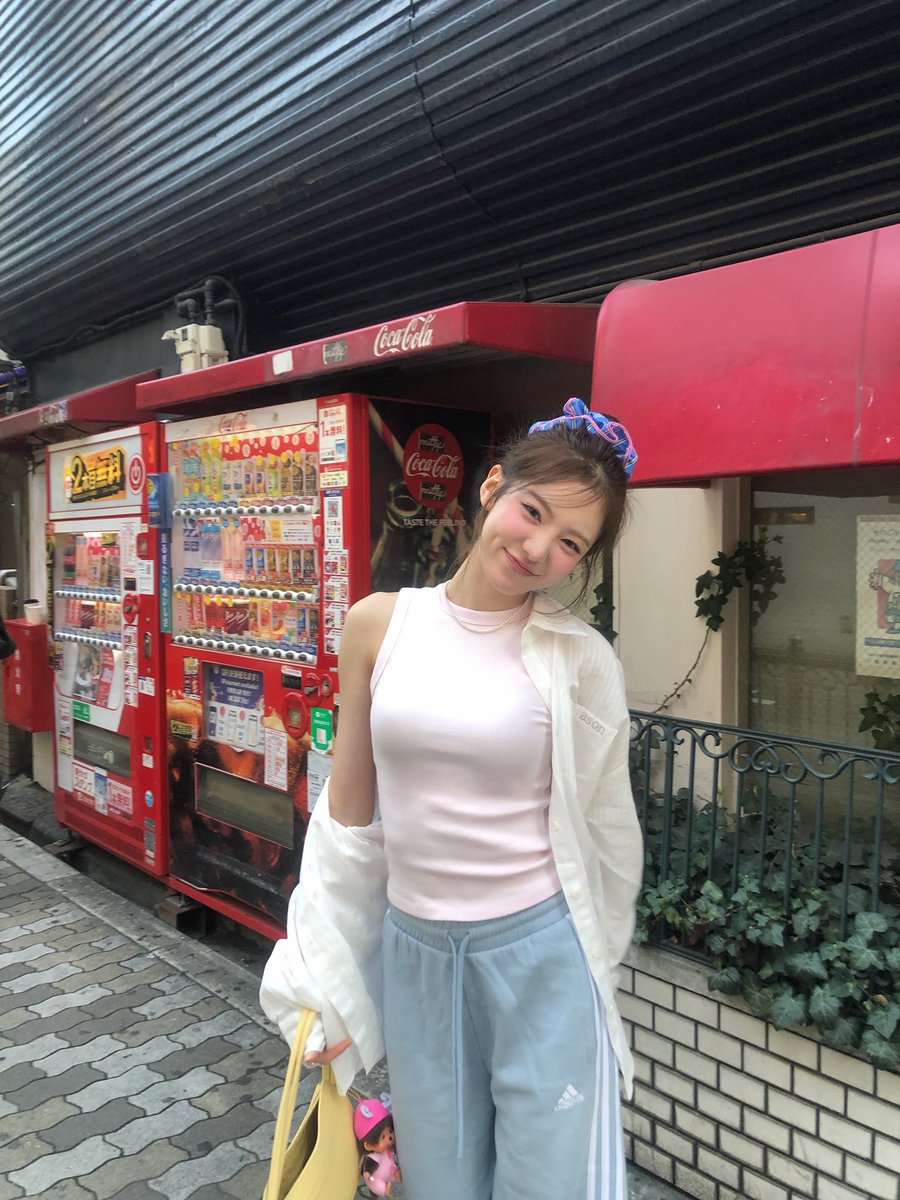 S2uiii_'s tweet photo. 그러니까 이게 뀹머니가 찍어주신 엄찍사들인거잔아.. 어쩐지 사진에 사랑이 보이더라🥹 https://t.co/PjoVxsnDOx