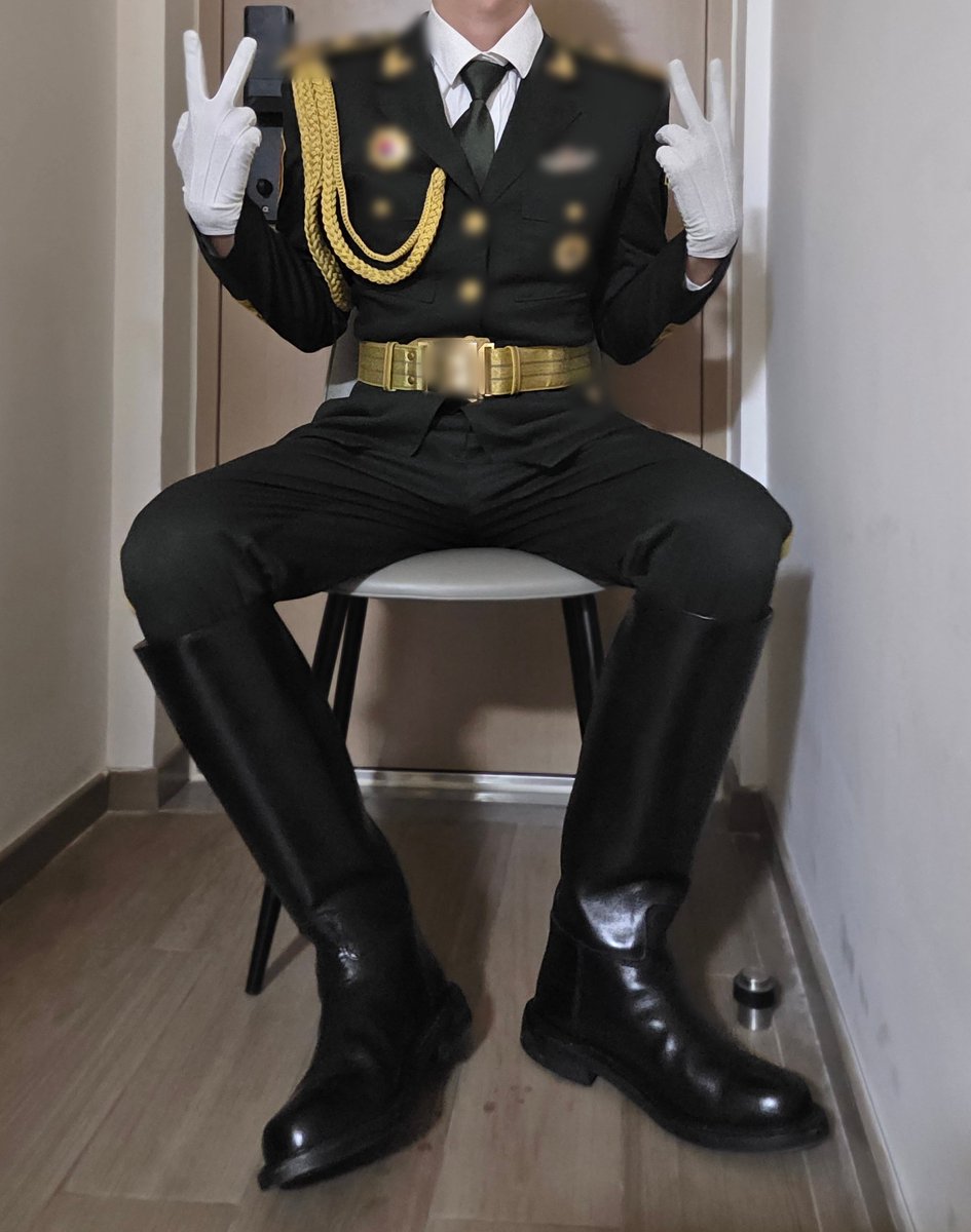 thisisAlexyeah's tweet photo. 🔒住翻白眼吐舌头也是你爹 #反差 #马靴 #马靴男 #锁狗 #锁奴 #制服 #fetish #leatherfetish #gooner https://t.co/Q2pHOHKmfG