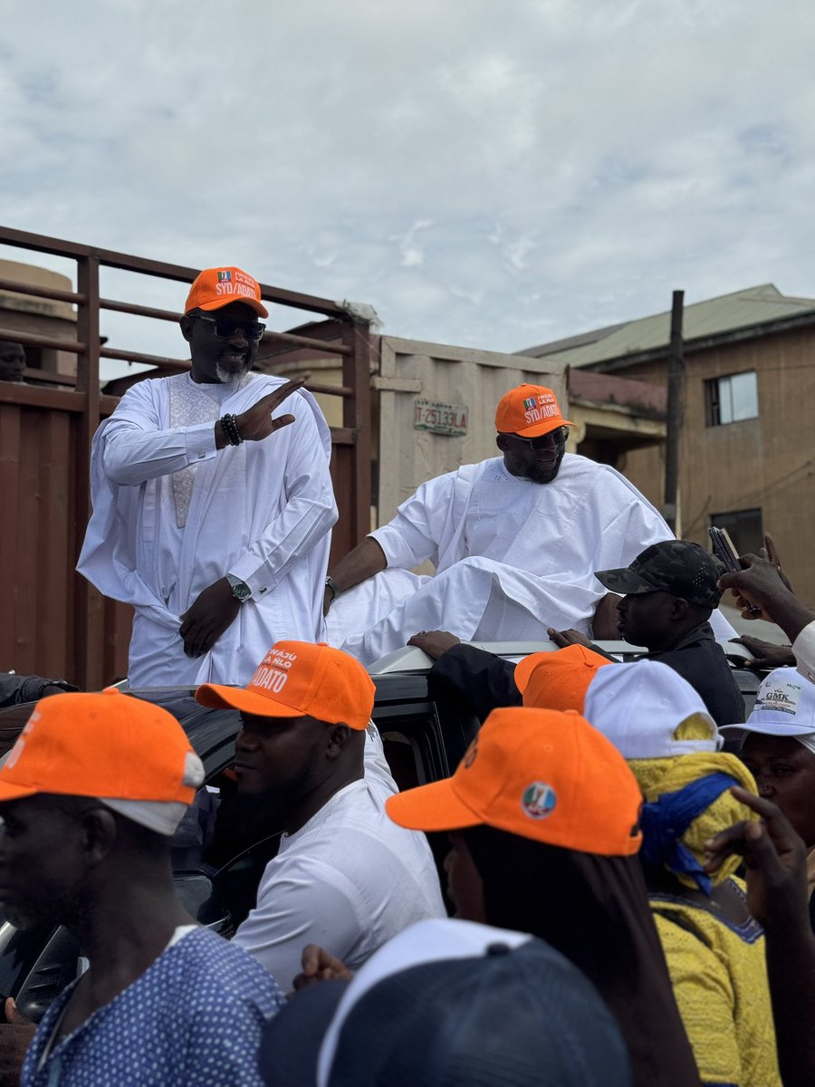RealBushariSMA's tweet photo. A massive reception for our Deputy Governorship Candidate, Hon. Seun Ogunniyi Adato, @davniyi as he arrives in Offa for the APC Homecoming Rally.
The people are ready! APC is ready!
#APC #IwajuLaNlo #Offa #KwaraAPC #HomecomingRally #SYDADATO27 https://t.co/rzOrnTfbF6