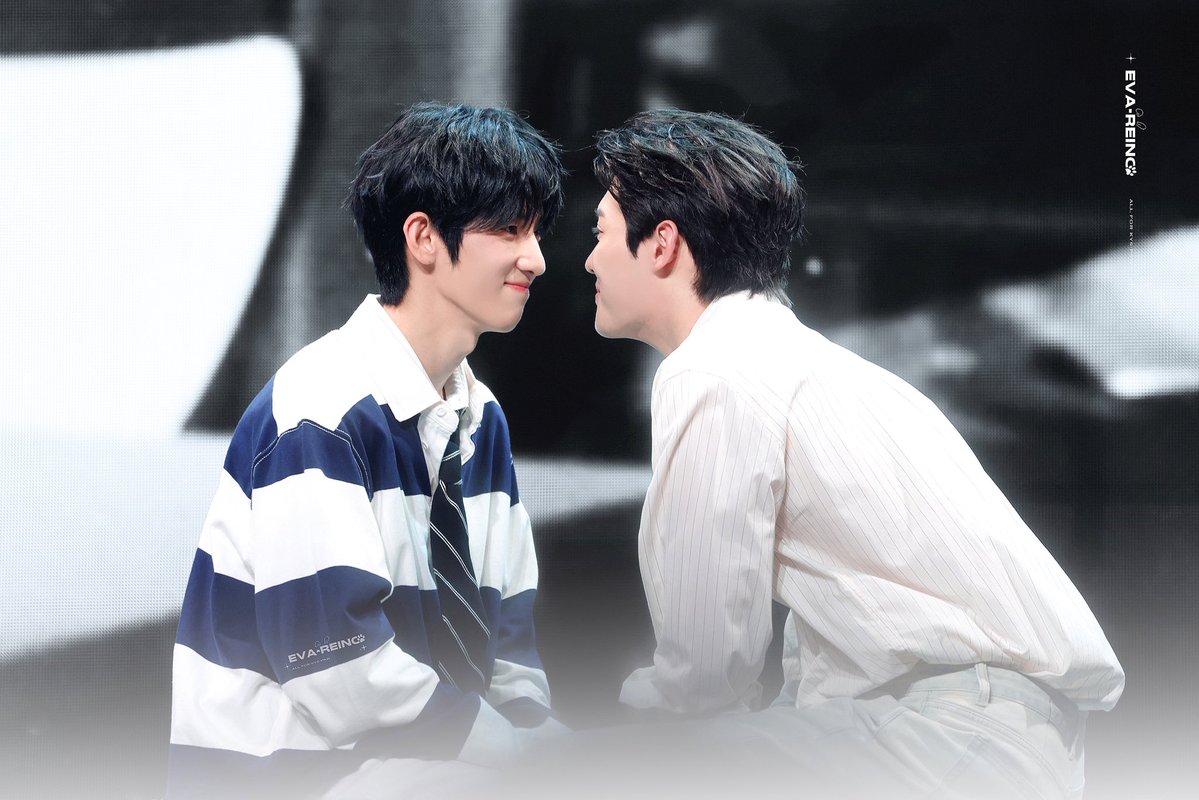 ananas_wongii's tweet photo. 댕슈하기 좋은 날씨야 🍂
역시 서울팬미 못잃어 🥹🥹

#YOONSIK_SIWOO_PFWSS27
#KIMYOONSIKPARIS 
#PARKSIWOOPARIS https://t.co/z27mBd2Gne