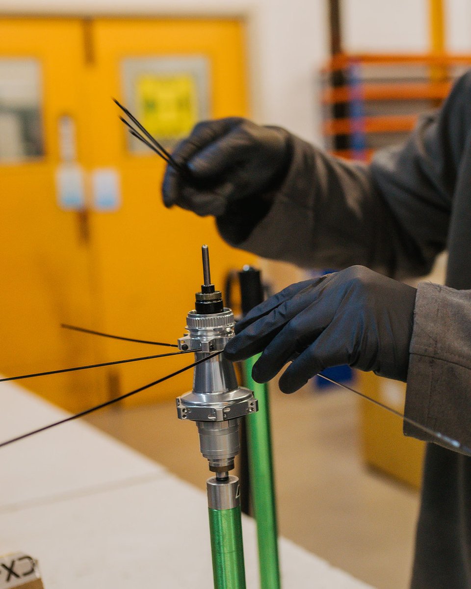 Hopetech's tweet photo. Built by hand. Start to finish. 🏭

Our RX40 and RD40 carbon wheels are completely hand-built in our Barnoldswick factory.
#hopetech #ManufacturingMonday https://t.co/8TrHUOBIP2