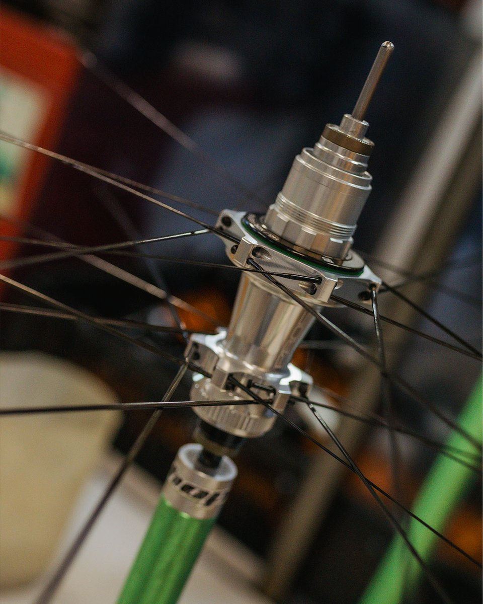Hopetech's tweet photo. Built by hand. Start to finish. 🏭

Our RX40 and RD40 carbon wheels are completely hand-built in our Barnoldswick factory.
#hopetech #ManufacturingMonday https://t.co/8TrHUOBIP2