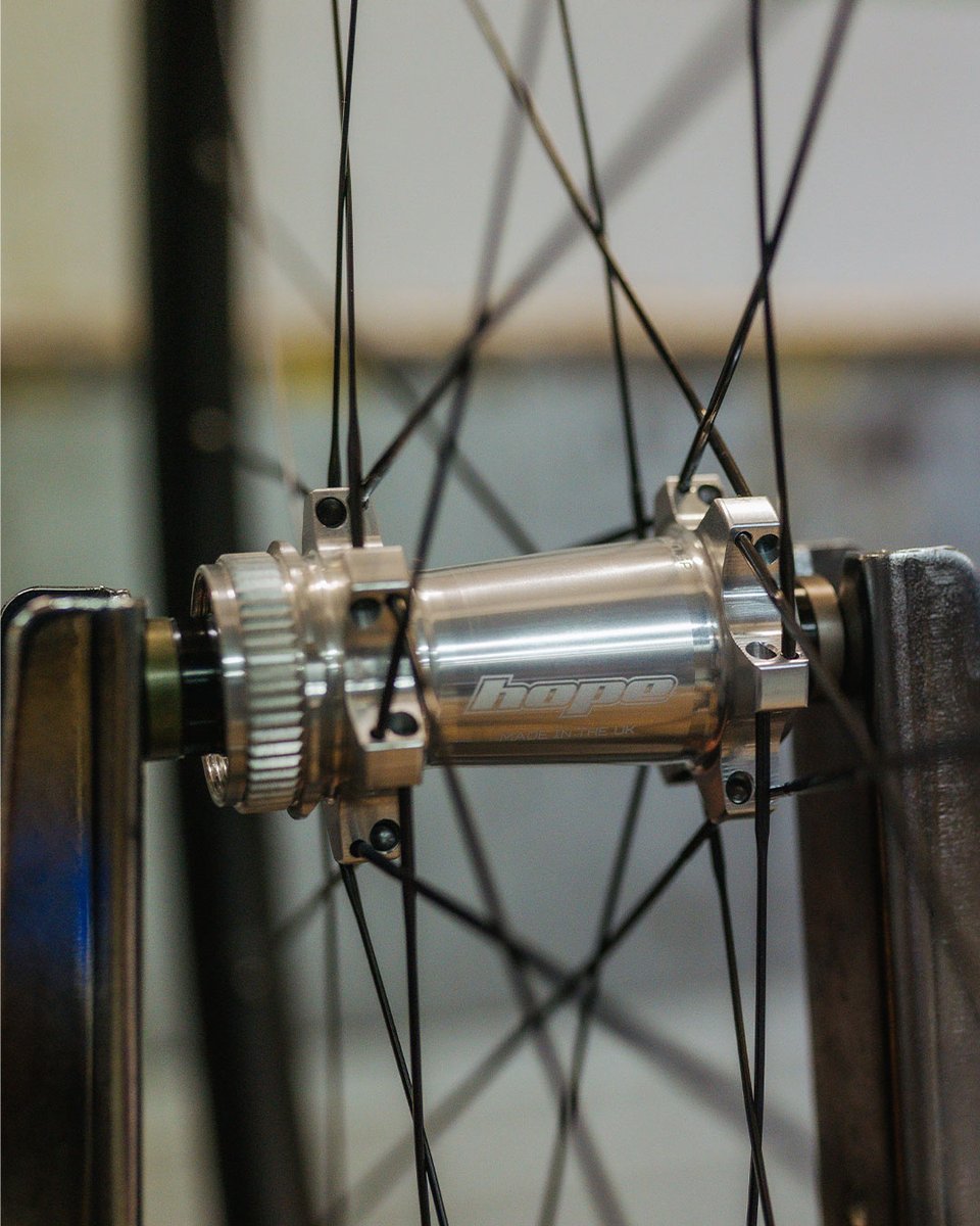 Hopetech's tweet photo. Built by hand. Start to finish. 🏭

Our RX40 and RD40 carbon wheels are completely hand-built in our Barnoldswick factory.
#hopetech #ManufacturingMonday https://t.co/8TrHUOBIP2