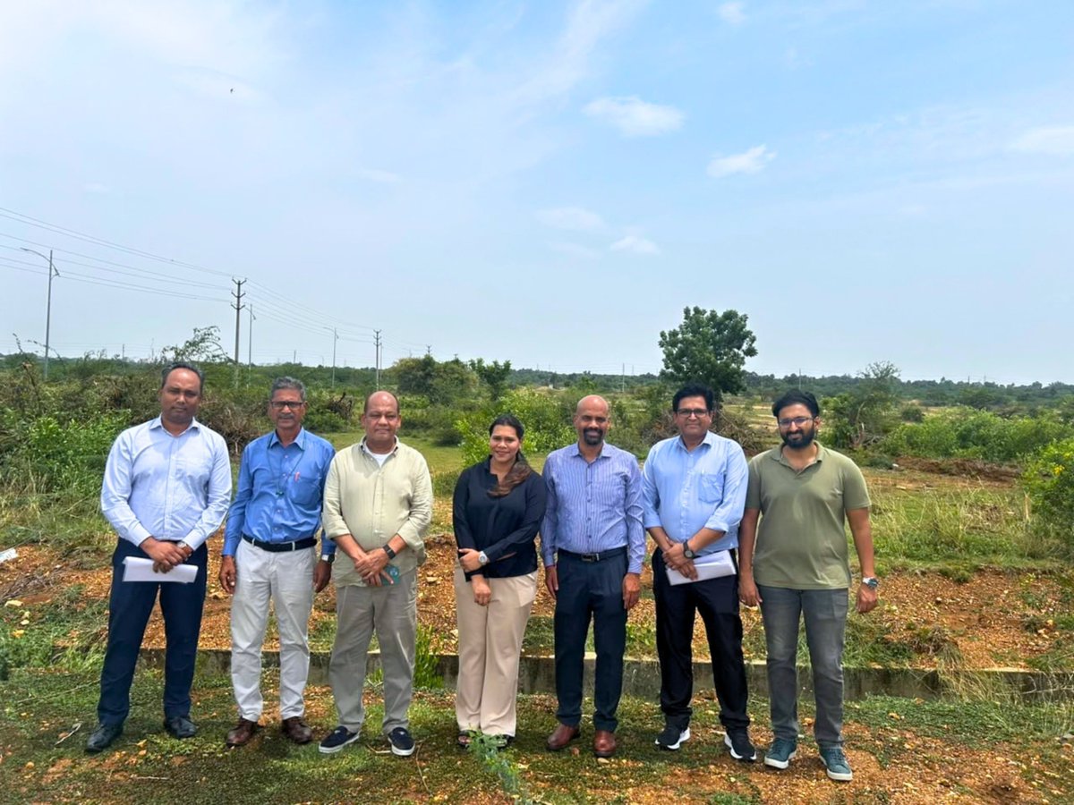 NavinAgarwal_'s tweet photo. I've stood on empty sites like this many times in life. Getting here has taken months of work by our teams, through countless discussions &amp; decisions. Now, all that work starts becoming a plant.
Feels like the beginning of something big
#NANGreenMet #Silox #LitIonBatteryRecycling https://t.co/Mv3J01sfQk