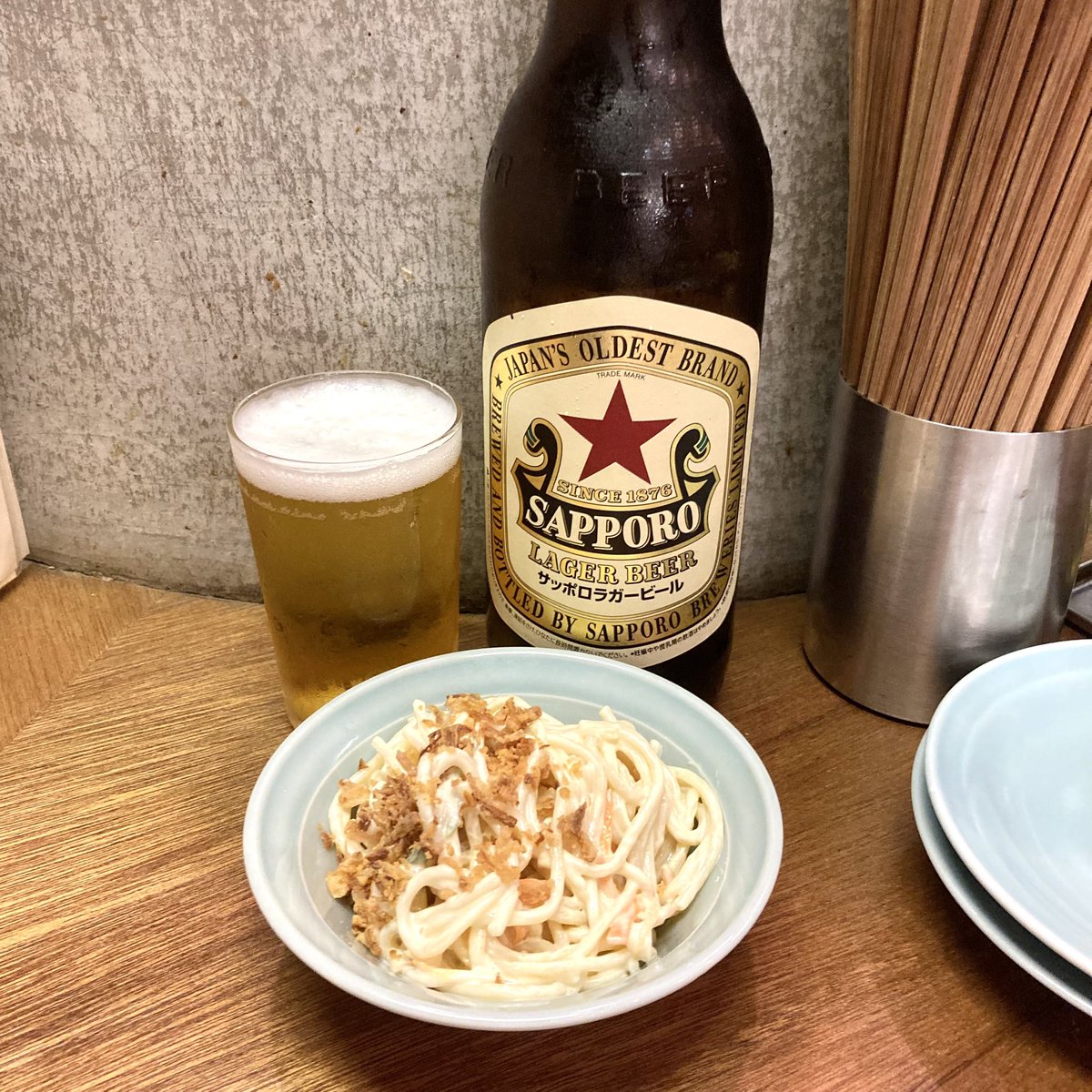 hoppy5126's tweet photo. 今宵の晩酌は
サッポロ<赤星> 大瓶、つまみはスバサラ、腸詰、沖縄産もずくとオクラの天ぷらで締めて2190円でした。
ごちそうさまでした(^ ^)
#noodlehouselaundry https://t.co/ts2cZKgcOn