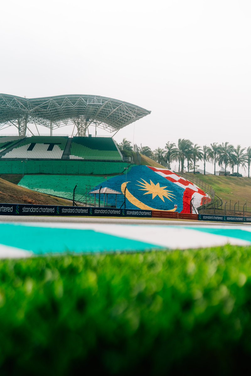 AstonMartinF1's tweet photo. Seeing Sepang. 😍

Our first time visiting this sensational circuit as Aston Martin Aramco.

#BahrainGP https://t.co/3uUCmKsWUy