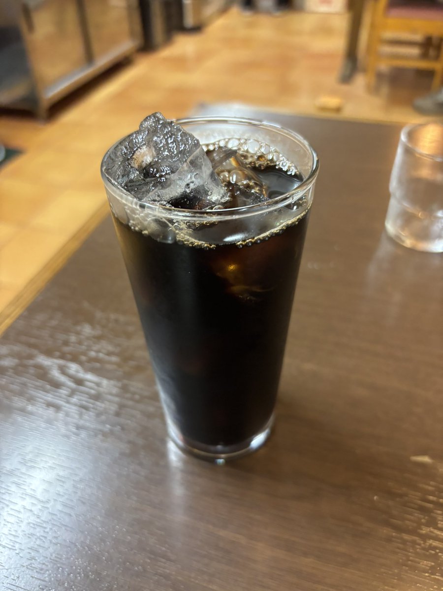DmryZn's tweet photo. 旨辛スパイシーカレーうどん　10辛
天ぷら3品
イカ天
さすがに辛い😆でも美味しい！ごちそうさまでした👍
やっぱりうまいんだよなぁ😋
次はみどりちゃんか、濃厚豆乳味噌の肉味噌うどんかなぁ👍
ごちそうさまでした！
レイコーもありがとうございました！

#瑞生庵 https://t.co/T7eGht9tSJ