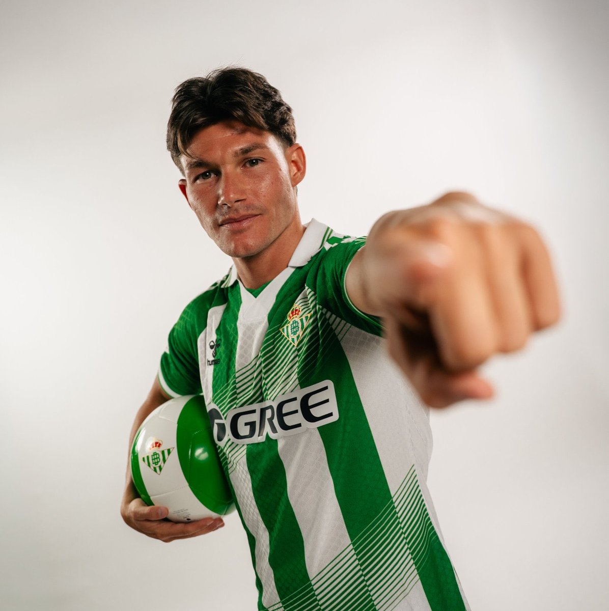 alexferj_'s tweet photo. 🚨🟢 ¡ÚLTIMA HORA!

‼️ Fran García, convocado por Luis de la Fuente.

↪️ El lateral del #RealBetis reemplaza a Alejandro Grimaldo de cara a las jornadas de la Nations League que restan en este parón. https://t.co/kMFM3xa6df