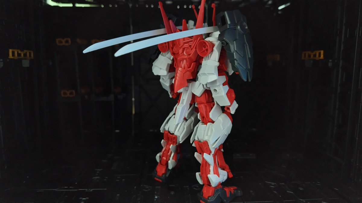 arms285002's tweet photo. #ガンプラ
HG 戦国アストレイ をパチ組ー。
サクッと組めた。ワンチャン、本編でもロウがやりそうなバランスが良いね。

顔は余剰パーツで本来のアストレイ顔にも変更出来る。個人的には武者顔よりもアストレイフェイスが好きだからこっちかな https://t.co/KG6oa1xIEs