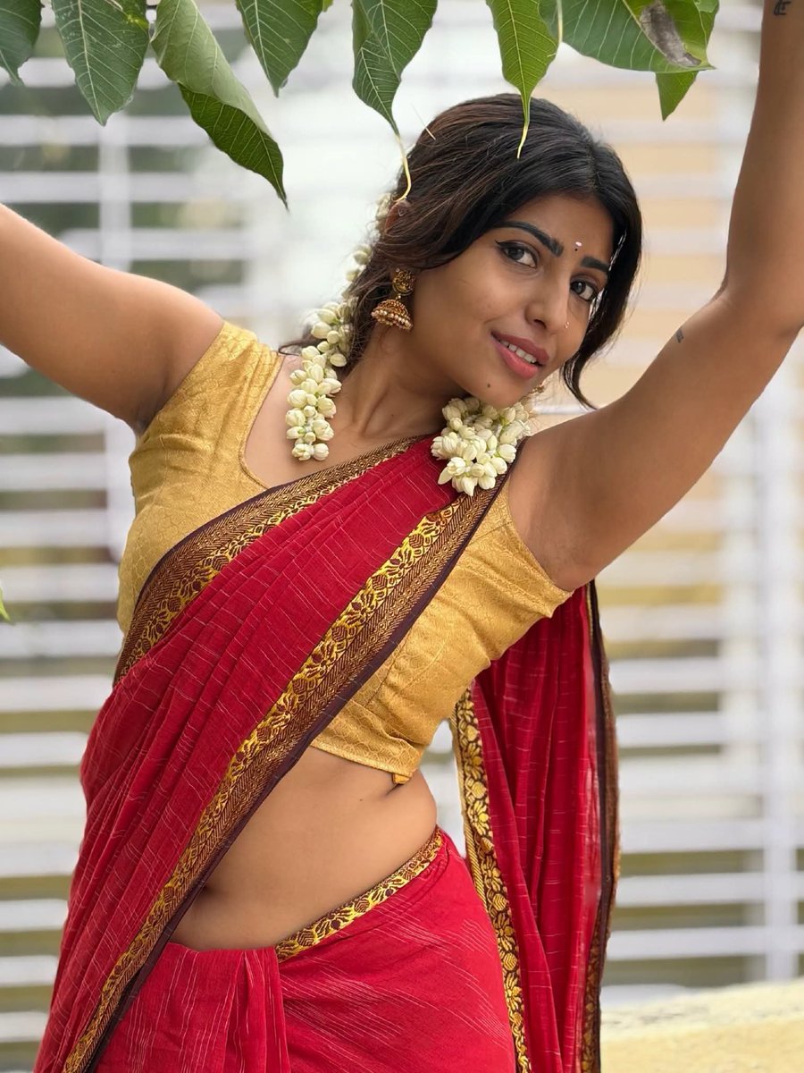 poes_gardener's tweet photo. Shyamal Dattaraj in saree 🫦🥵🤤😋
#ShyamalDattarajinsaree #Shyamal #Dattaraj #saree
🧵 2/n https://t.co/8JR6cBolNw