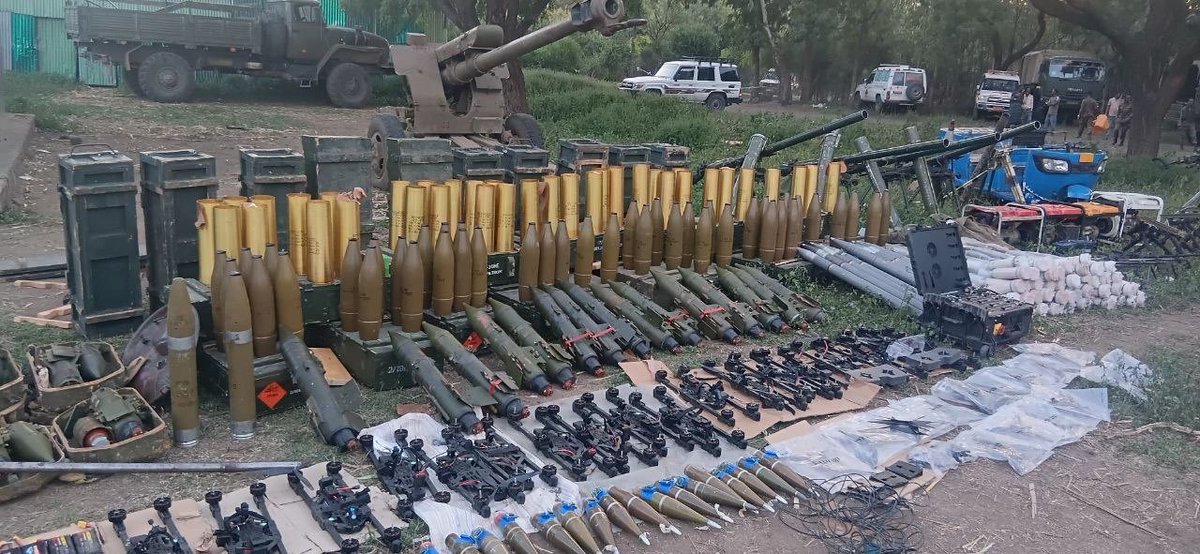 Amash25326159's tweet photo. An operation is underway to disarm the #TPLFTerrorist (#TPLFTerroristGroup), which has refused to resolve the situation peacefully under #Pretoria_Agreement https://t.co/DeXK7fN2b3