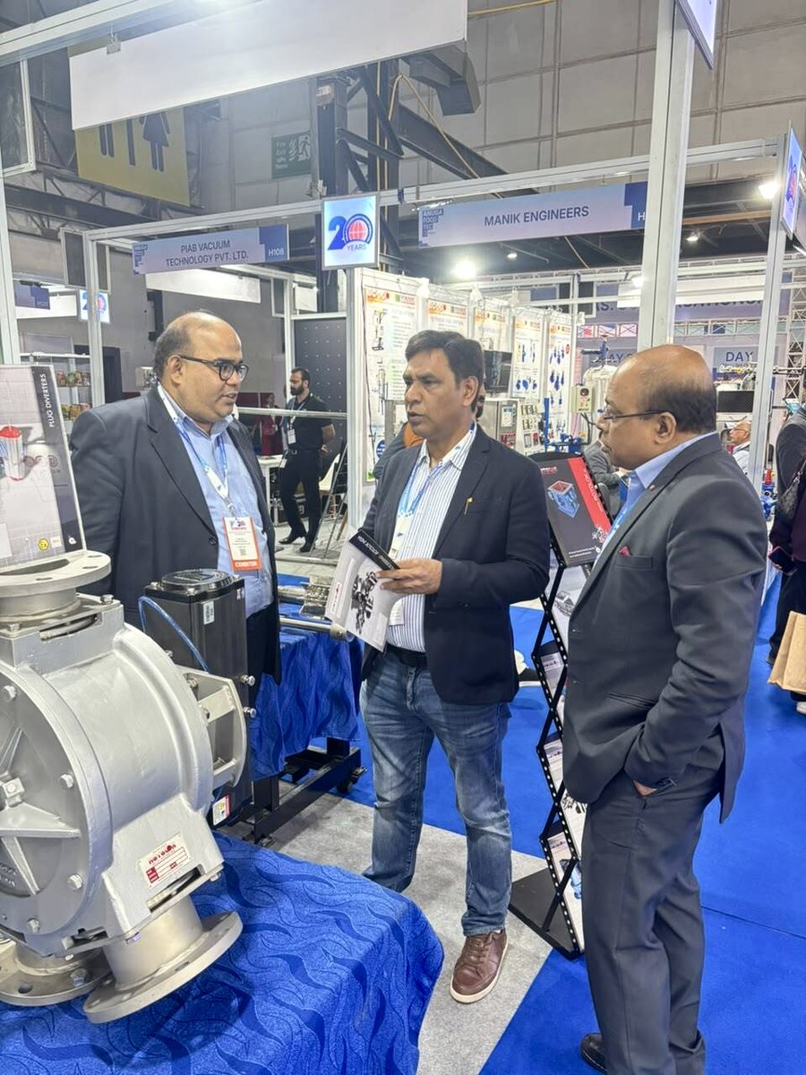 RotolokGroup's tweet photo. Day 2 is underway at @anufafoodtec - the conversations are flowing and the booth is buzzing!

We’ve been putting Rotolok’s solutions for #Spices and #BulkMaterialHandling in the spotlight - and we’re not finished yet. Come find us!

📍 Hall 3 | Booth H105

#AnugaFoodTec #Valves https://t.co/BJIHfApcIv