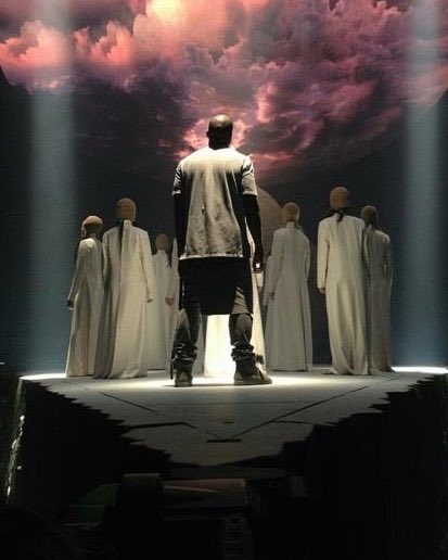 YZYFRANCE1's tweet photo. Yeezus Tour Ye looked like the final boss of music 🤯 https://t.co/SGtShtlVr3
