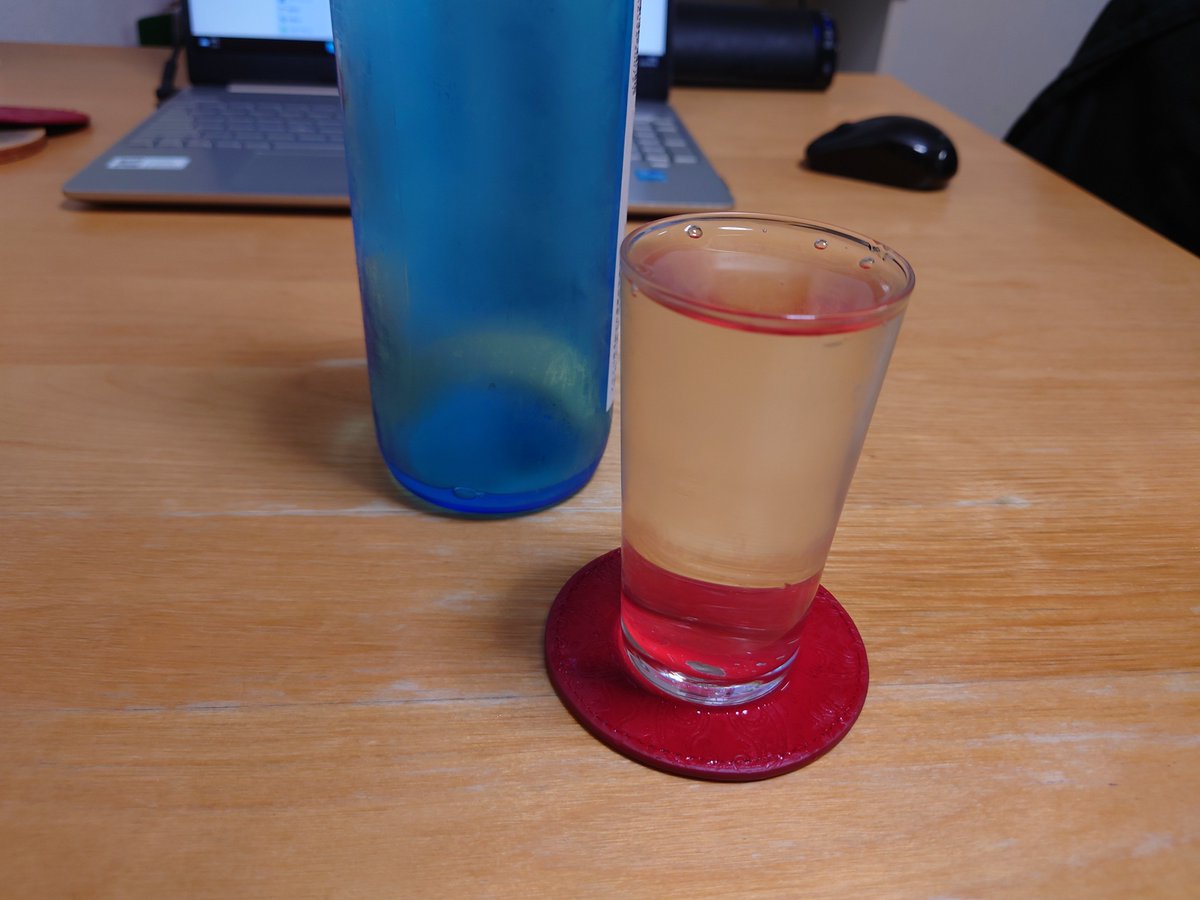 yce25028t's tweet photo. 紙パックアル添でかんぱーい🥂 https://t.co/J747U0wxtf