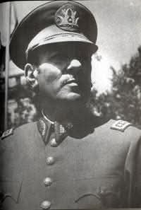 CuadradoPrats's tweet photo. GENERAL CARLOS PRATS GONZALEZ
Comandante en Jefe del Ejército de Chile, Ministro del Interior,Ministro de Defensa y Vicepresidente de la República de Chile.
Asesinado por la DINA el 30 de Septiembre de 1974 en BuenosAires junto a su esposa Sofía Cuthbert. Firme en los principios. https://t.co/ryfEkyADEC
