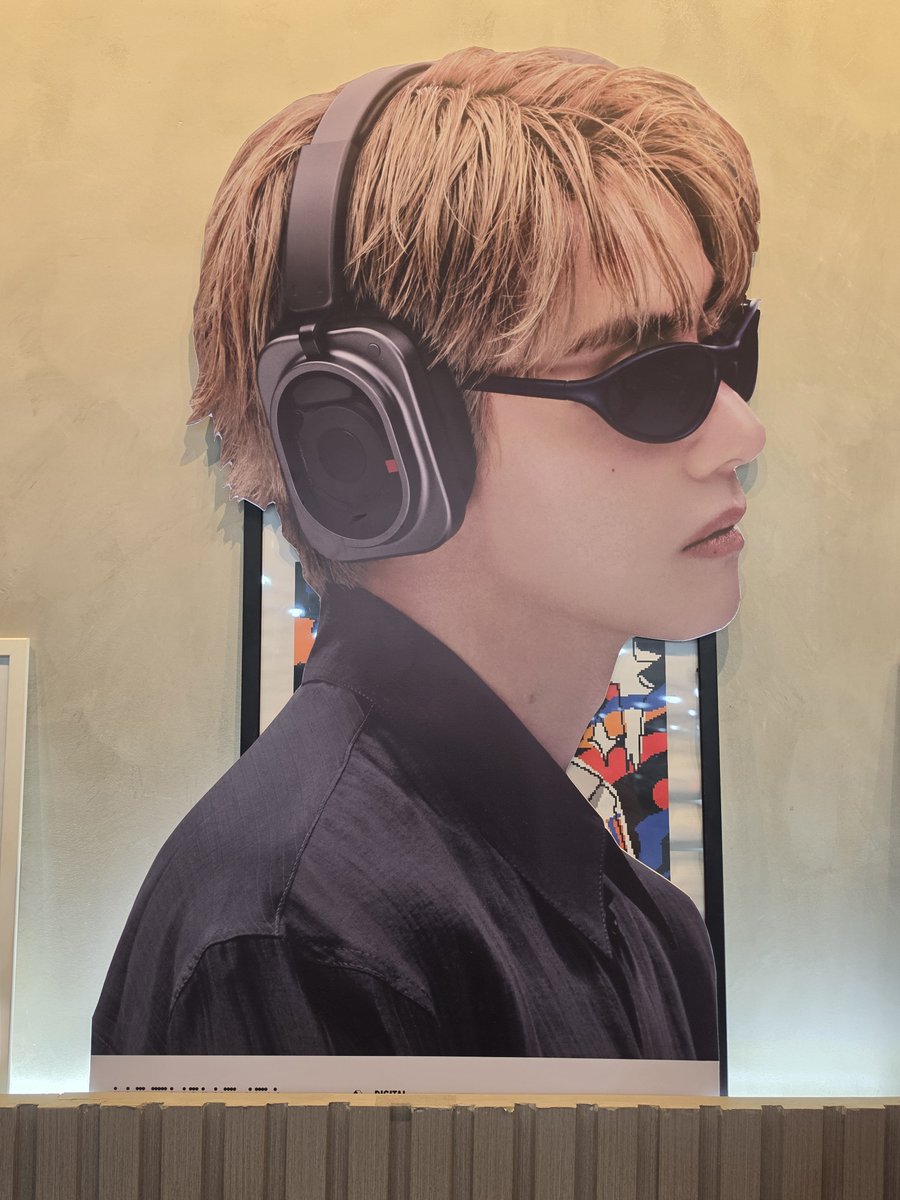 TAETAE_PH's tweet photo. Happening Now. Nothing PH and Digital Walker Listening Party, Product Launch and Ambassador Reveal in Manila. 

V PHILIPPINES X NOTHING PH
#KimTaehyungxNothingPH
#VxNothingPH https://t.co/oBo5oLqZ2J