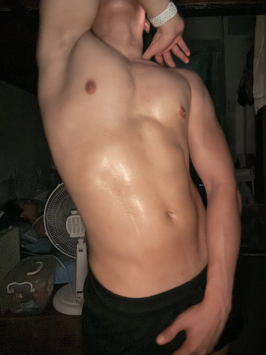 amaxtriton's tweet photo. night vision quality https://t.co/ov6rsF0JkJ