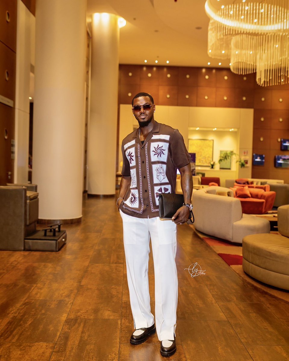 OhenebaMi's tweet photo. Your modern day Gentleman👑 https://t.co/IQANjNGL7X