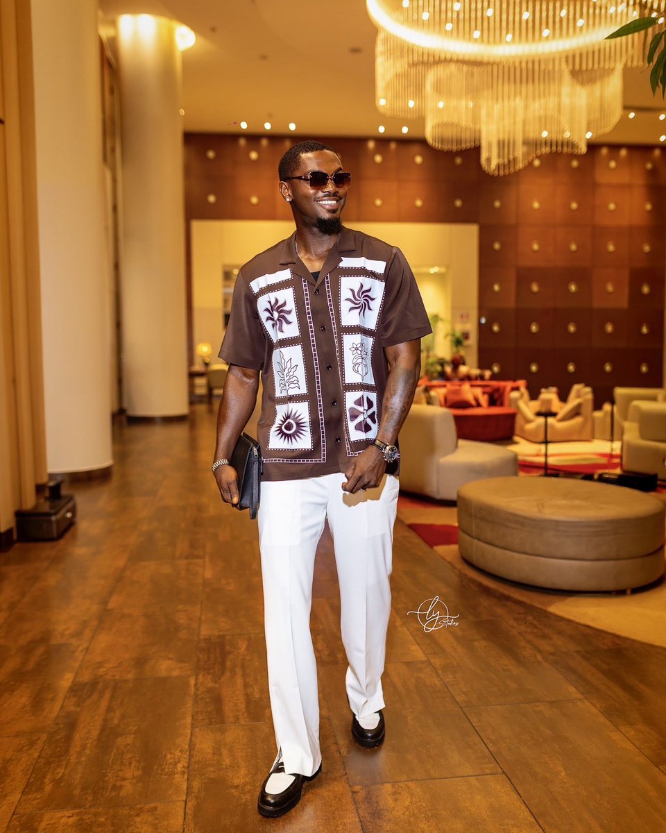 OhenebaMi's tweet photo. Your modern day Gentleman👑 https://t.co/IQANjNGL7X
