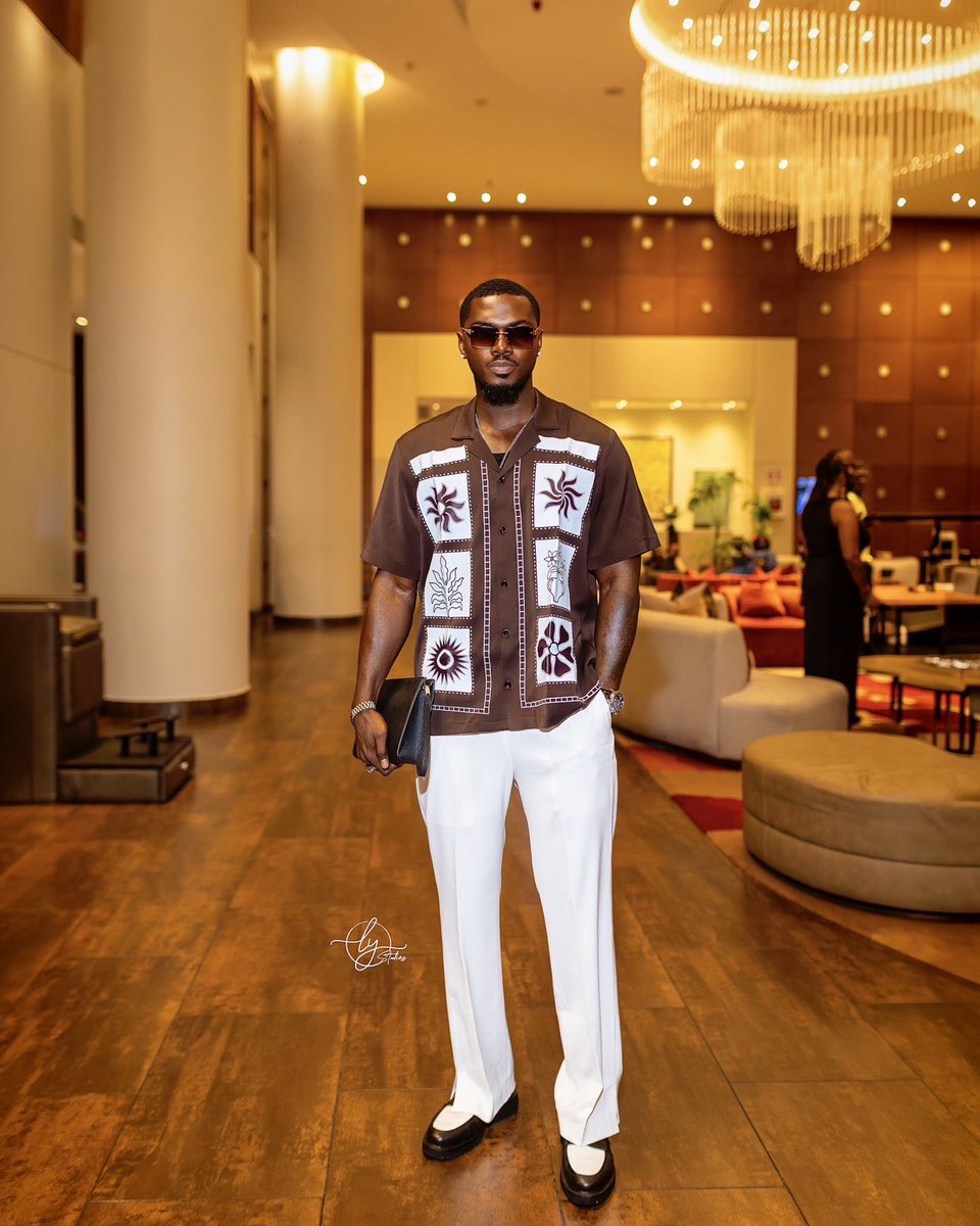 OhenebaMi's tweet photo. Your modern day Gentleman👑 https://t.co/IQANjNGL7X