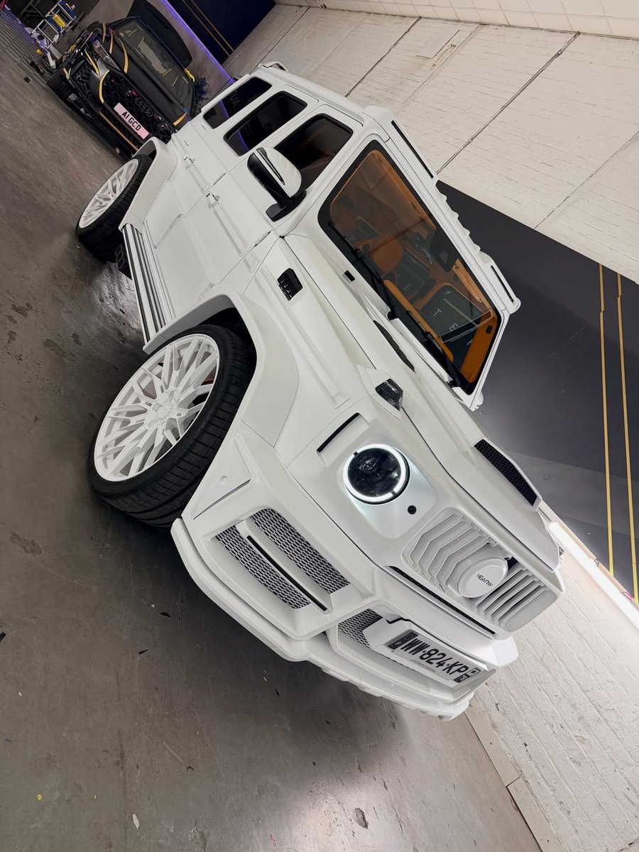 AnythingLFC_'s tweet photo. Nah Hugo Ekitike new car is a joke 🔥⚪ https://t.co/0Oxy65m8Ou