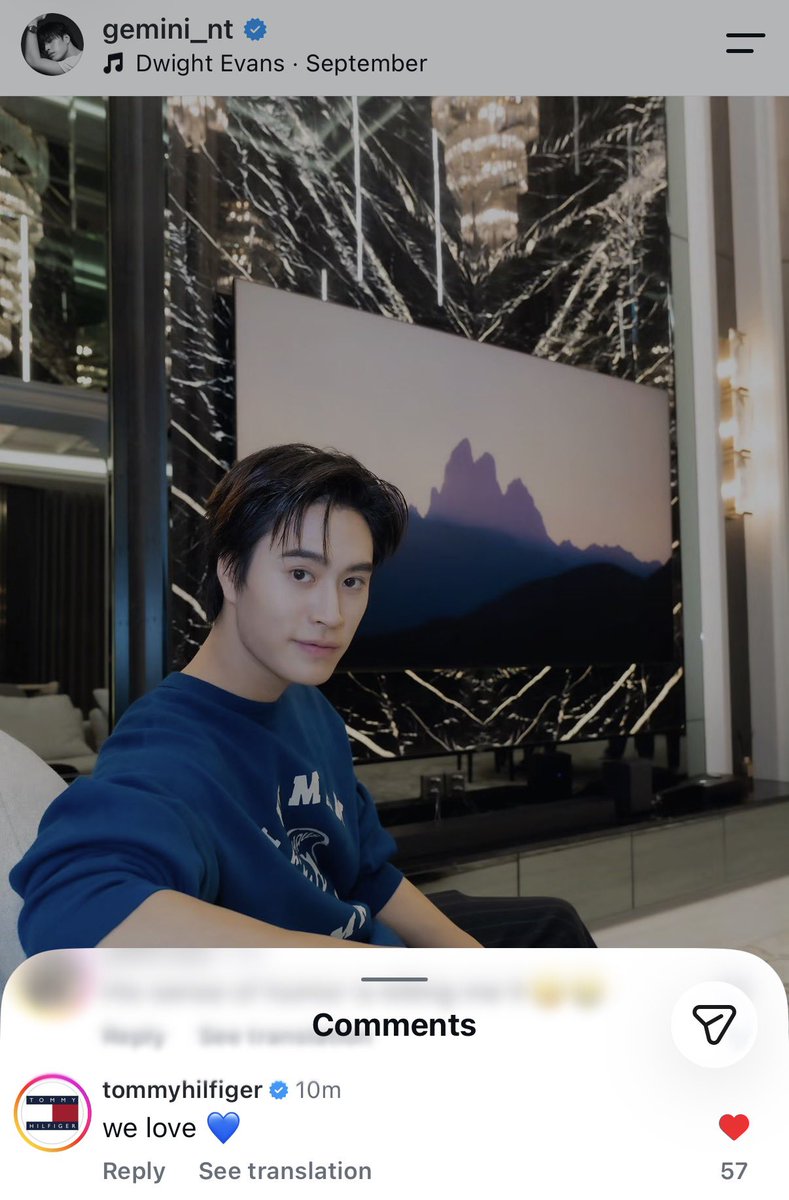 jjraenn's tweet photo. ขนาดพี่ทอมมี่ยังมาชมทีวีซัมซุงของบ้านเจมีไนน์เลย เริ่ดนะ #Gemini_NT https://t.co/9ACoQfn6kL