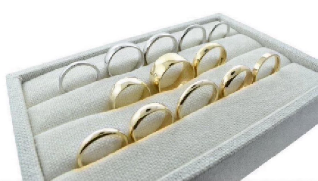 ADG_IQ's tweet photo. If you are looking for a Wedding ring, #KingOf winner @TPowellJeweller have hundreds in stock! 9ct Yellow and White Gold, plus a range of Platinum bands! They have all widths, sizes and weights! :-) #weddingrings #Stockport #PromoteStockport https://t.co/Zs2gLFF0yd