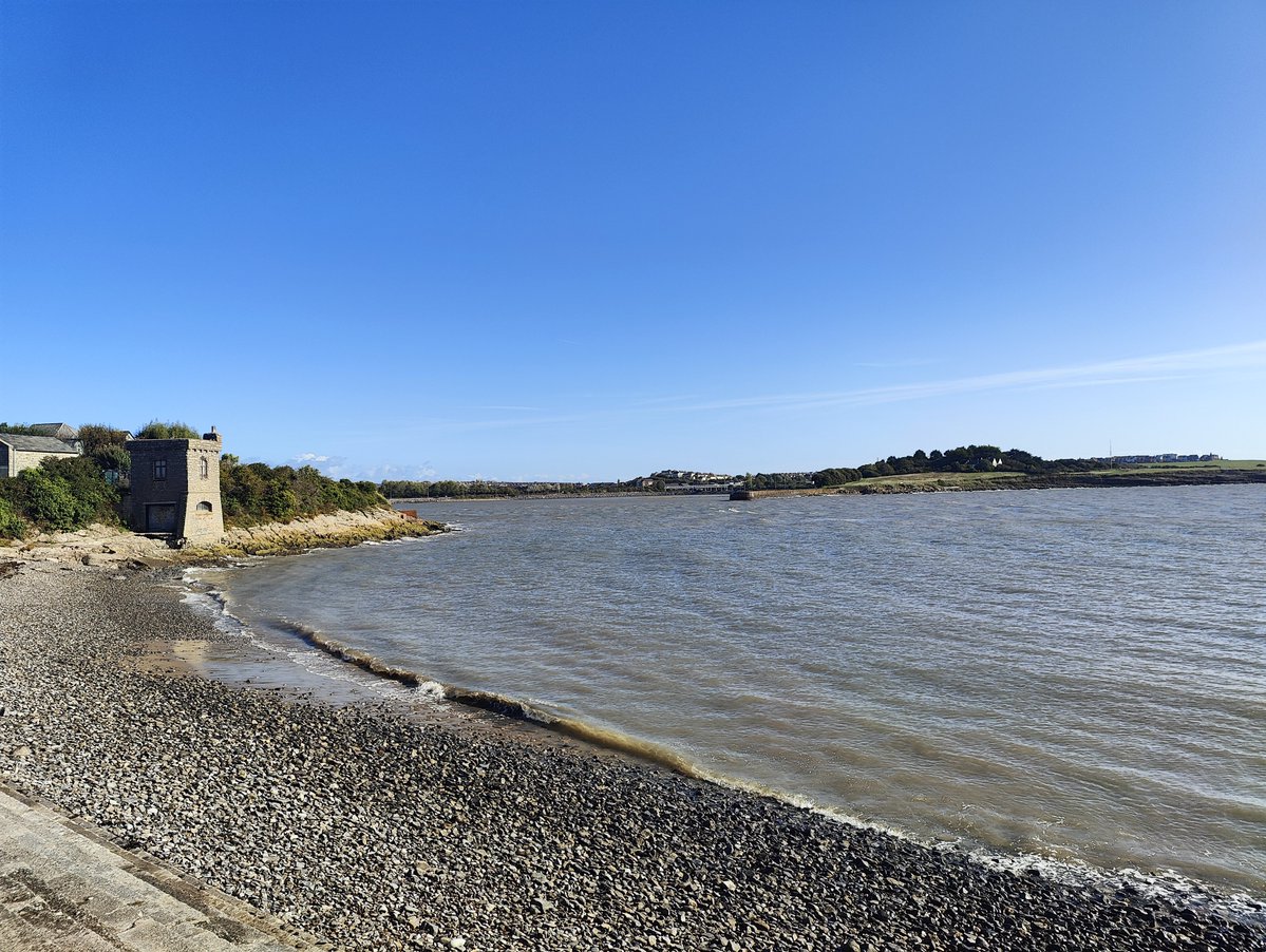 DerekTheWeather's tweet photo. Lovely walk in @Barrybados this morning. Breezy and warm. Risk of showers mid to late afternoon could be heavy with thunder. https://t.co/x5ykwsLDUr
