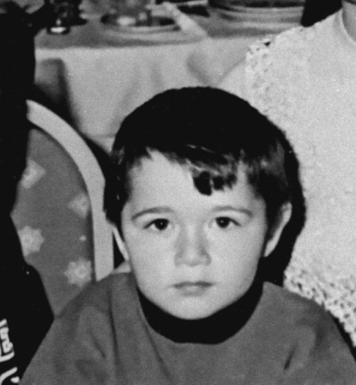 mustafaonsel's tweet photo. Bugün 30 Eylül!
Tam 29 yıl önce bugün, İstanbul'da dünyaya gelmişti can oğlum @manas_onsel! 
(Fotoda 3,5 yaşında)

Özlemle oğlum, büyük özlemle...
Seni, 23 yıl 7 ay 21 gün bize konuk eden Tanrıya sonsuz şükürlerimle...
Rahmet ve dua ile oğlum... https://t.co/38BOSzWMcT