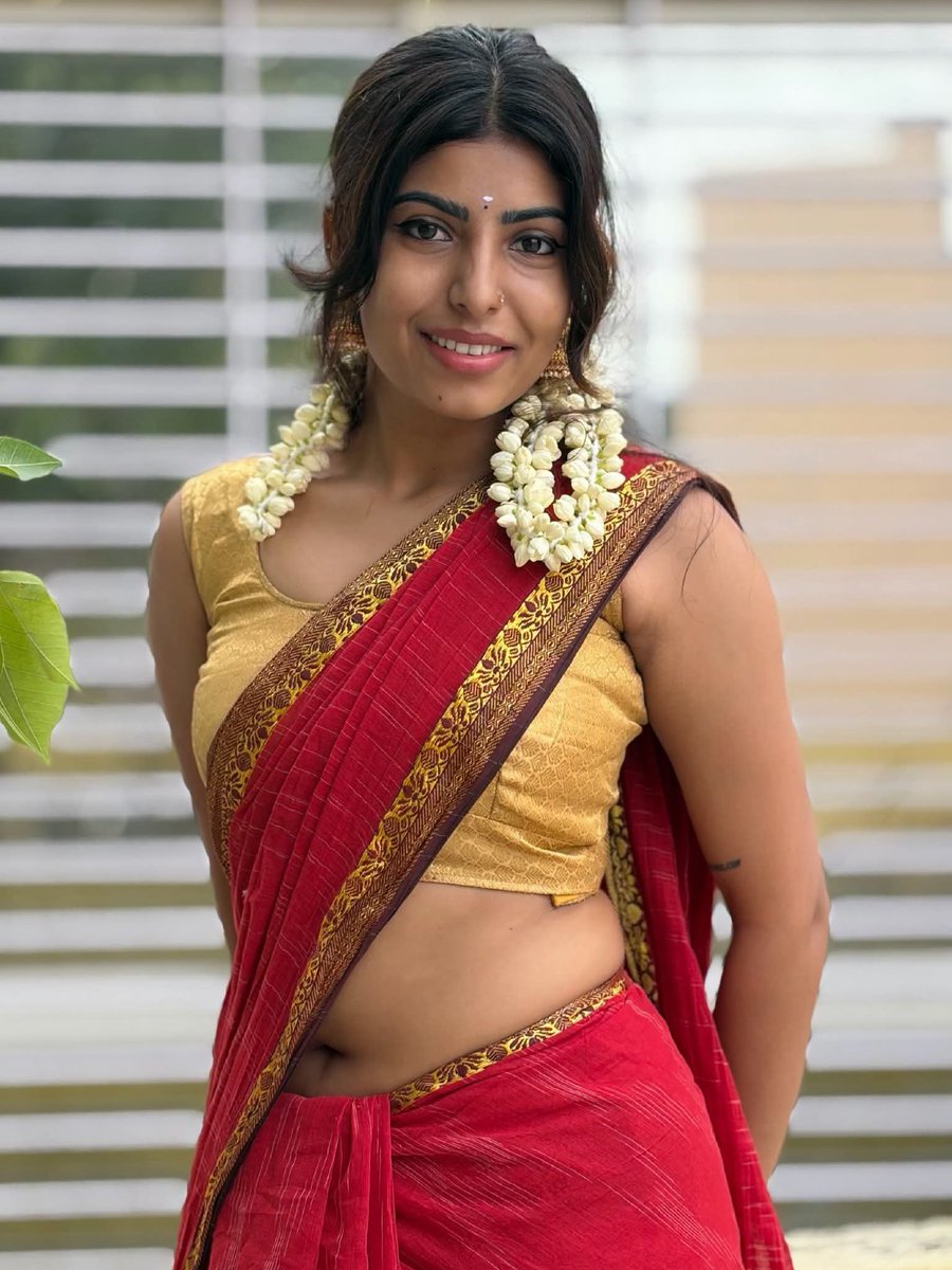 poes_gardener's tweet photo. Shyamal Dattaraj in saree 🫦🥵🤤😋
#ShyamalDattarajinsaree #Shyamal #Dattaraj #saree
🧵 1/n https://t.co/Z66LB5mXub