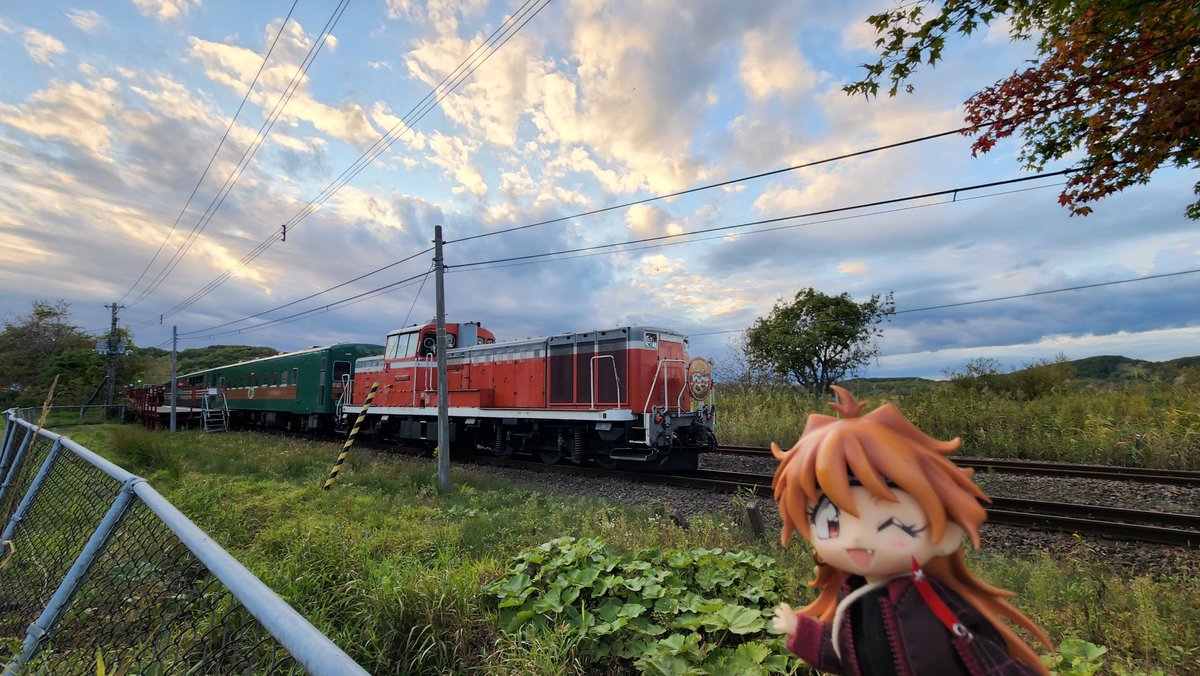 local_kokubu's tweet photo. リベンジ完了😁前回よりバージョンアップして夕陽ノロッコ号ラストランに乗ることができました🎵 https://t.co/l5w3nP18kU