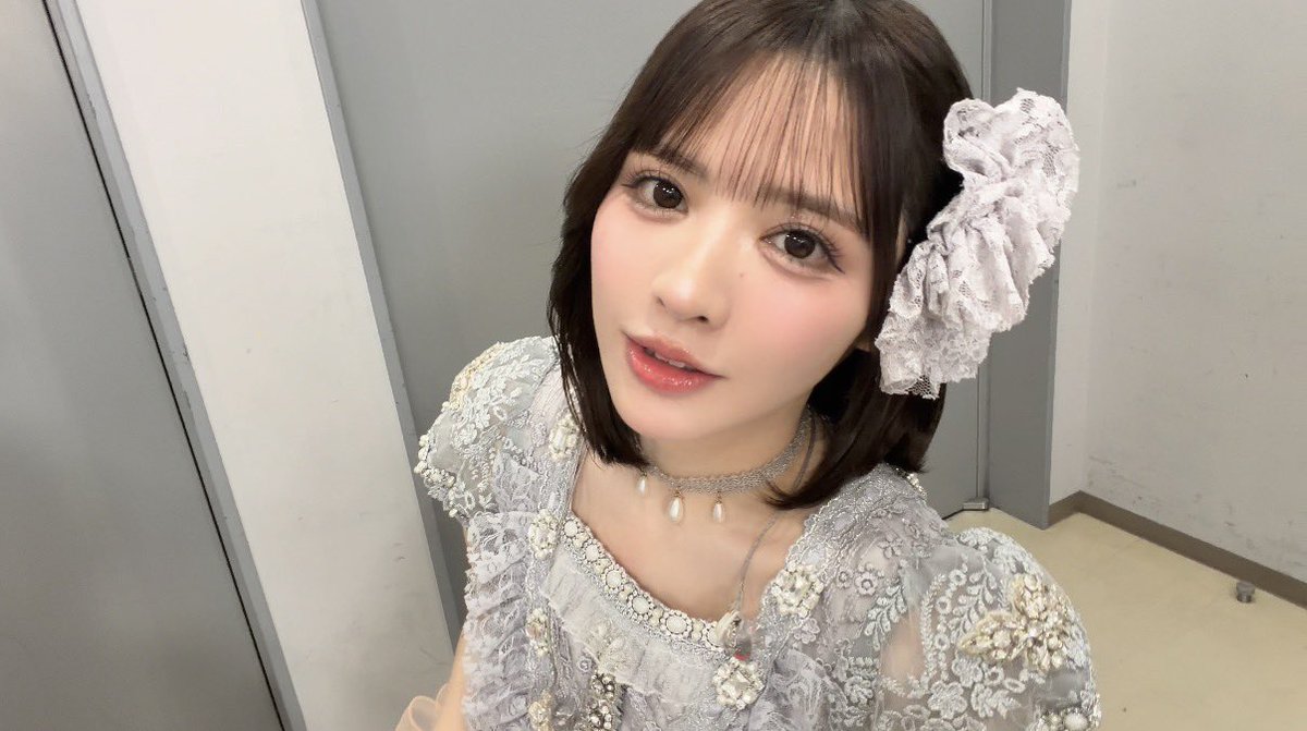 FRUITS_ZIPPER's tweet photo. ☁️ ┈ ┈ ┈ ┈ ┈ ┈ ┈  ┈ ┈  ┈ ┈  ┈ ┈ ☁️
　 FRUITS ZIPPER OFFICIAL FANCLUB
　　『 #ゆるっとふるっぱー』更新🎀
☁️ ┈ ┈ ┈ ┈ ┈ ┈ ┈  ┈ ┈  ┈ ┈  ┈ ┈ ☁️

FRUITS ZIPPERが日常をゆるっとお届けするFC限定コンテンツ🤳🏻💫

今回は #鎮西寿々歌 がゆるっとお届けします💭
大阪公演Day1本番前の様子🤔🥟

🧡鎮西寿々歌 @suzuka_fz1124

🔽詳細はこちら
https://t.co/JFCe1UvxQv

#ゆるふる 
#FRUITSZIPPER 
#ふるっぱー #フルーツジッパー